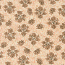 Load image into Gallery viewer, Wellspring - Fat Quarter Bundle 32 Skus